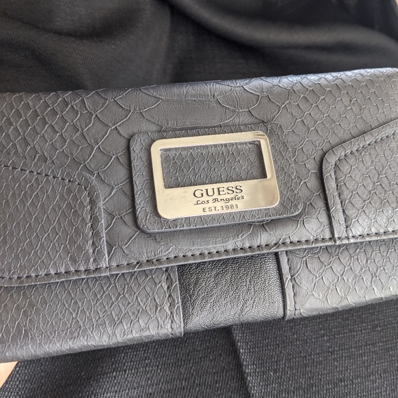 Guess Wallet - Picture 3 of 8